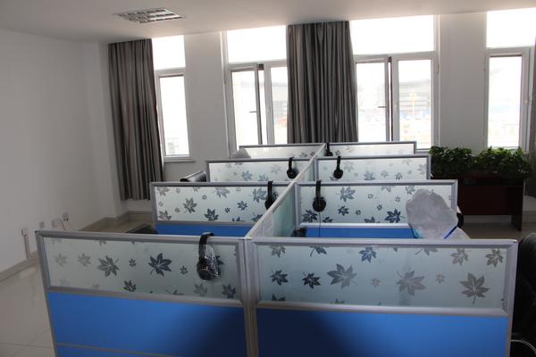 3月2日，五名评标专家分别安排到三个评标室。