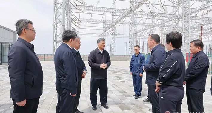 马兴瑞在木垒调研风电产业发展工作