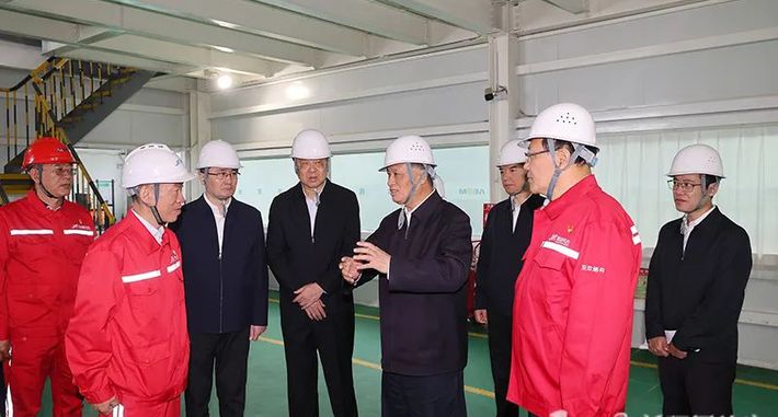 马兴瑞在乌鲁木齐调研工业经济发展工作