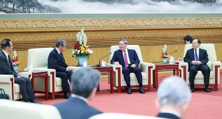 李强会见河野洋平率领的日本国际贸易促进协会访华团