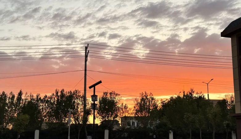 昆玉的夕阳 