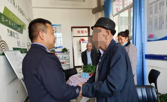 皮山农场的司法所长，又被司法部@啦！