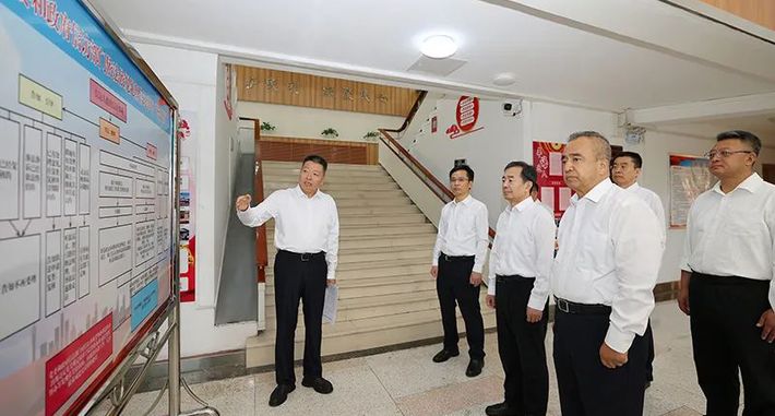 陈小江艾尔肯·吐尼亚孜在自治区党委社会工作部和自治区信访局调研