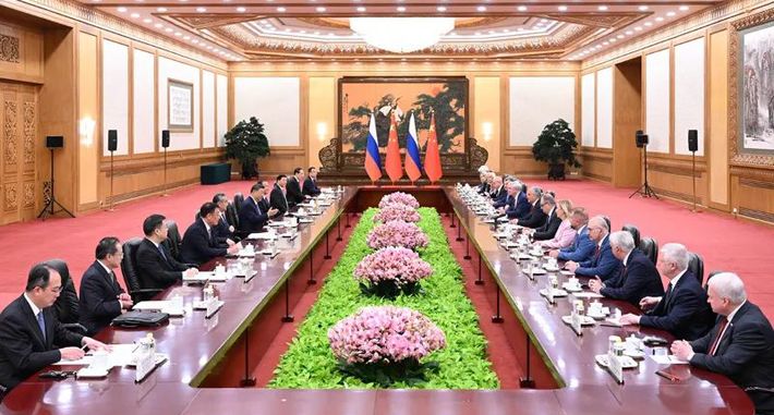 习近平会见俄罗斯国家杜马主席沃洛金