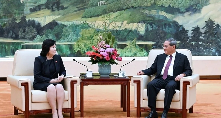 李强会见朝鲜外相崔善姬