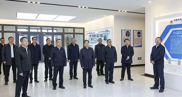 陈小江艾尔肯·吐尼亚孜在博州和双河市调研