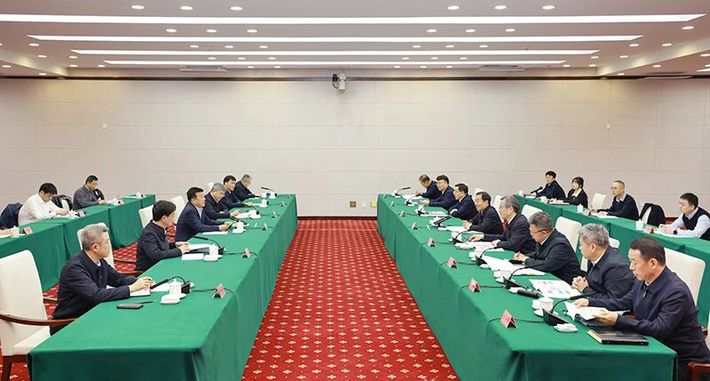 陈小江会见中国大唐集团董事长吕军