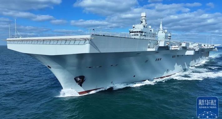 海军四川舰顺利完成首次航行试验 