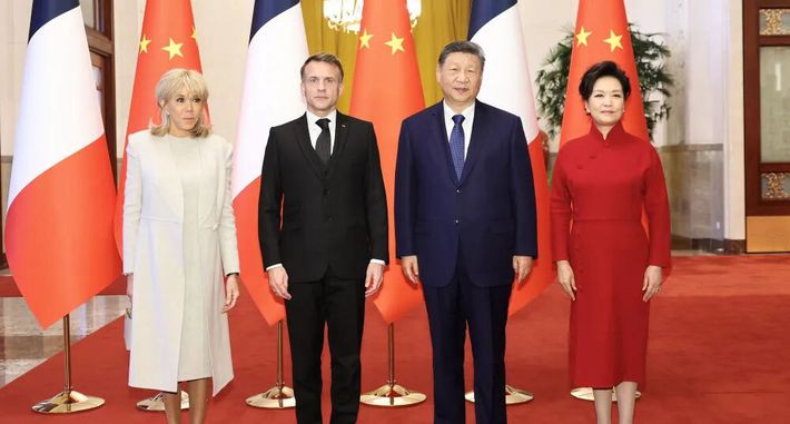 习近平同法国总统马克龙举行会谈 