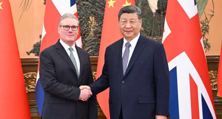 习近平会见英国首相斯塔默
