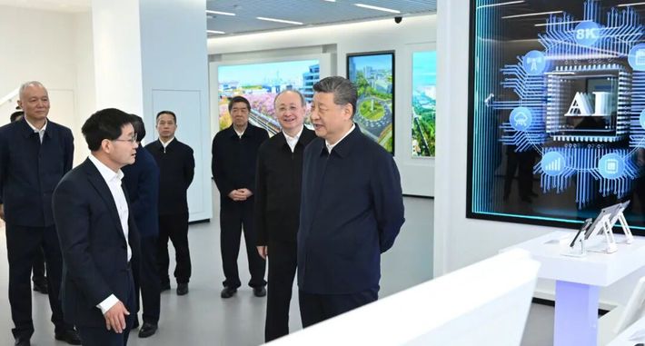 习近平：建设社会主义现代化强国，关键在科技自立自强 