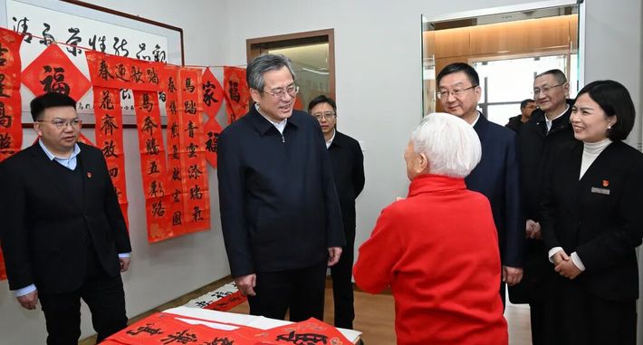 何忠友薛斌调研安全稳定和市场保供稳价工作 