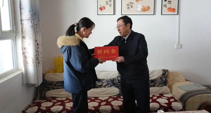 蒋欣、买买提艾力·吐尔洪等师市领导分赴基层一线开展春节前走访慰问 向广大干部职工群众致以诚挚问候和新春祝福