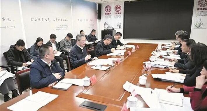 何忠友在兵团财政局兵团农业农村局调研座谈 