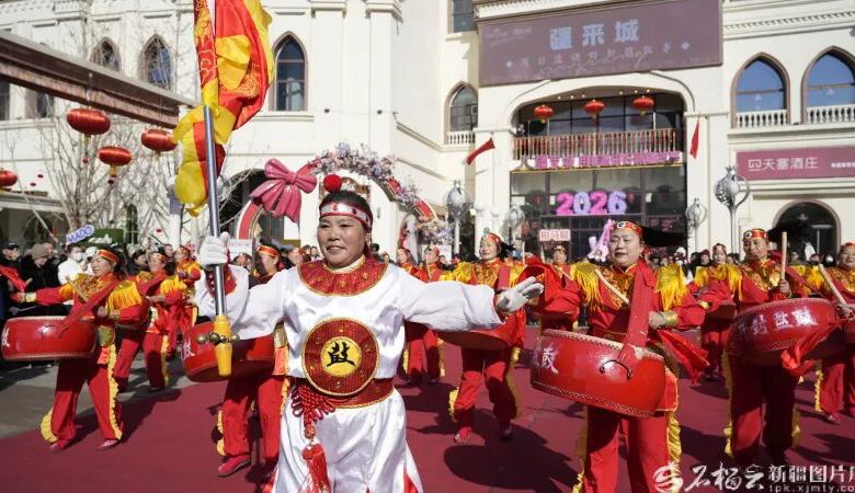 非遗添年味 新疆国际大巴扎春节人气爆棚 