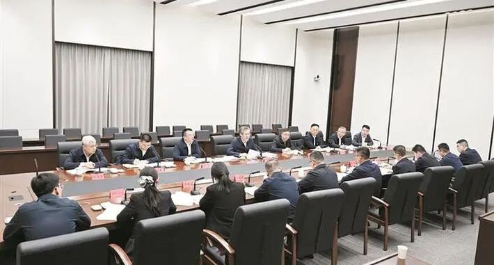 何忠友参加兵团党委办公厅综合一处党支部组织生活会 