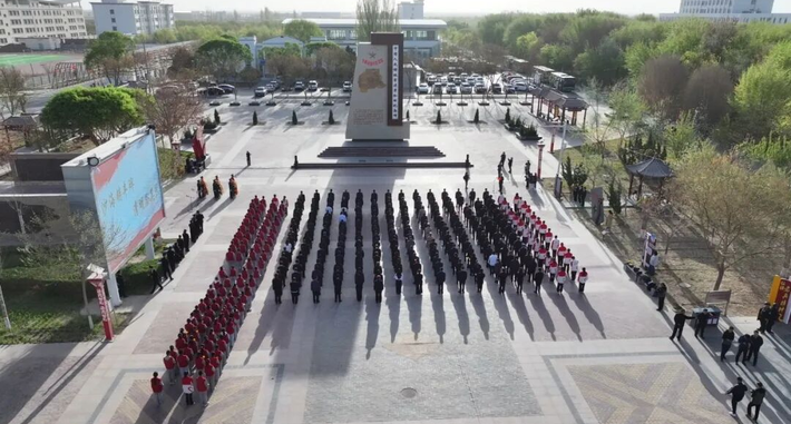师市举行清明祭英烈活动 缅怀沙海老兵 赓续红色基因