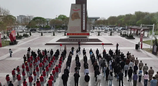 沙海老兵广场响起“开机”令:电影《永护》用光影致敬“扎根”的兵团人