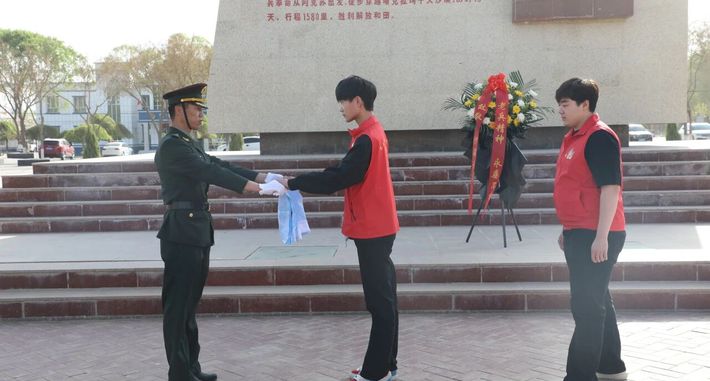 新时代文明实践 | 昆玉职业技术学院“疆湖青年志愿服务队”成立仪式暨“沙海老兵 疆湖志愿”主题活动在四十七团举行 