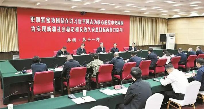 何忠友在十一师调研