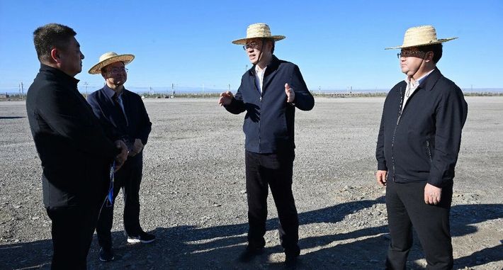 何忠友在十三师新星市督导中央生态环境保护督察整改工作 