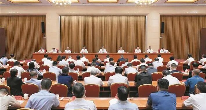 何忠友在兵团树立和践行正确政绩观学习教育警示教育会上强调 坚持为人民出政绩以实干出政绩 奋力建设社会主义现代化兵团 