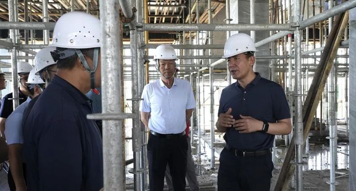 买买提艾力·吐尔洪实地调研重点项目建设工作