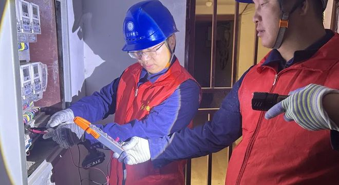 谢宁波:戈壁“守光”人