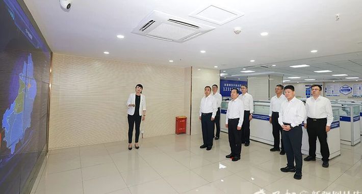 陈小江艾尔肯·吐尼亚孜在自治区市场监管局调研座谈