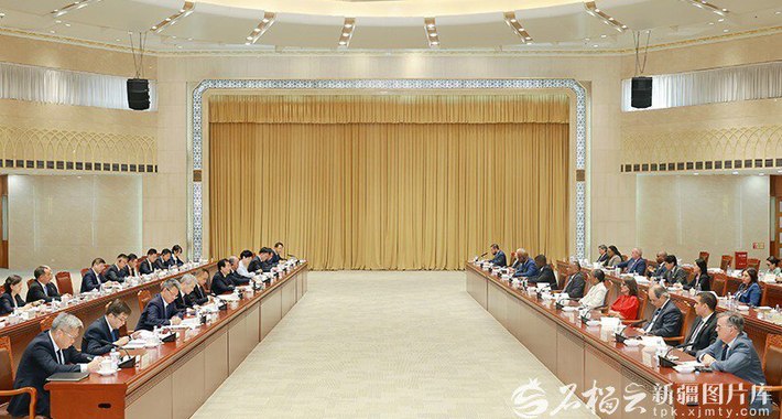 陈小江艾尔肯·吐尼亚孜会见拉美和加勒比国家驻华使节一行